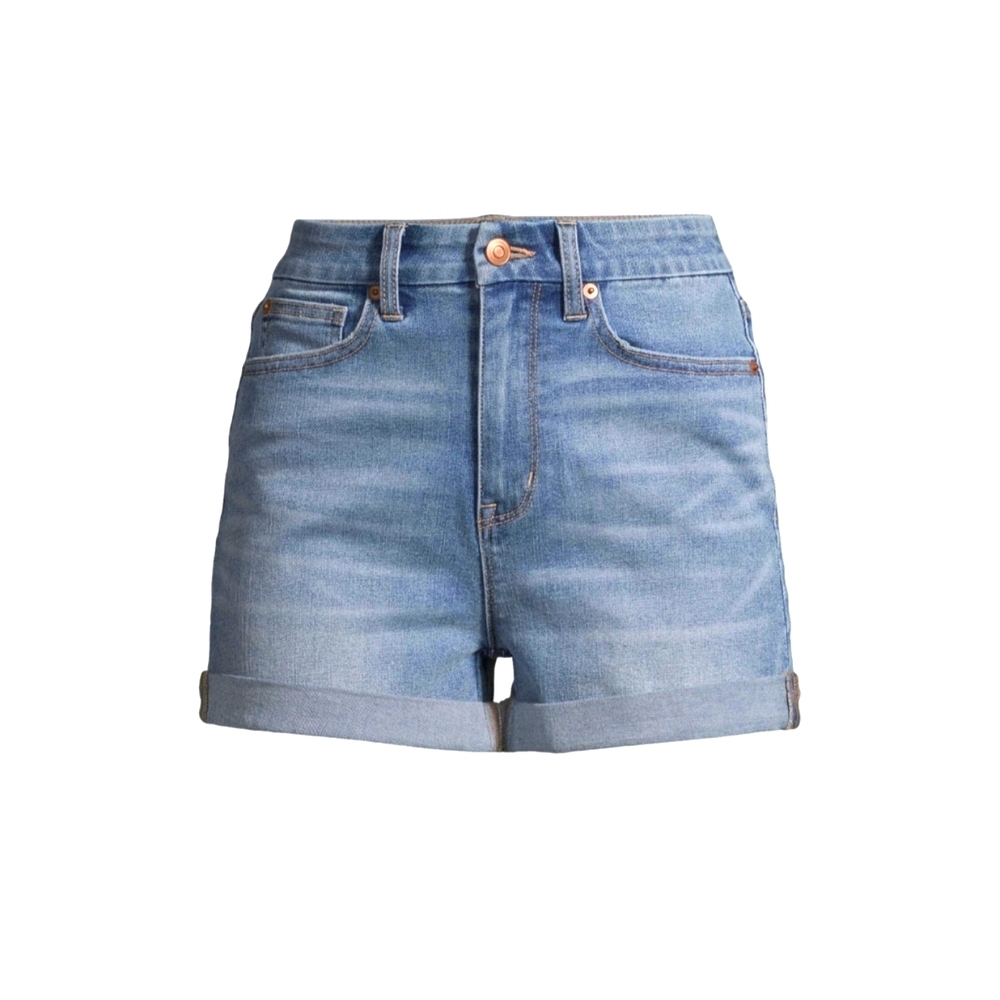 No Boundaries NWT Junior Light Wash Mom Short with Cuffed Legs 618
